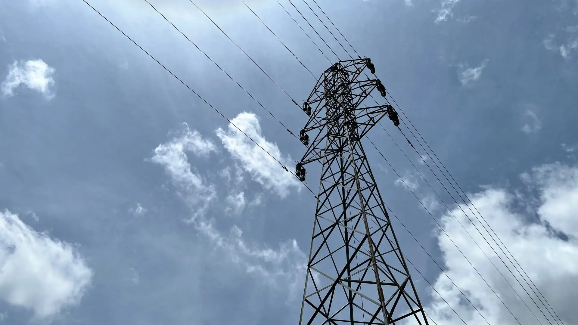 ¿Estamos cerca del colapso de la red eléctrica en España?