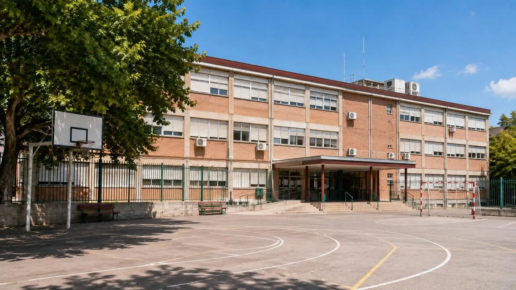 Eficiencia energética en colegios y centros educativos: obligaciones y ayudas 2026