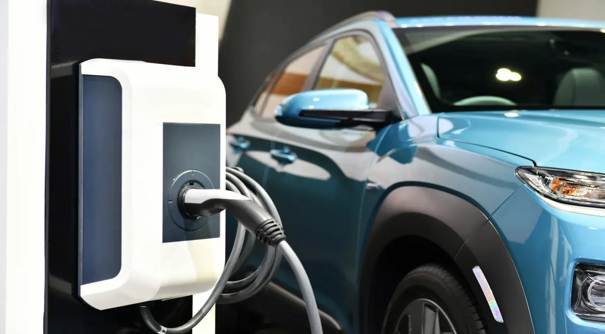 Puntos de carga para coches eléctricos: por qué instalarlos en tu negocio